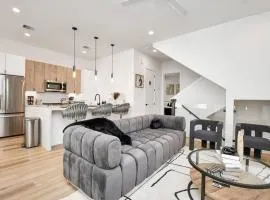 Chateau de Amour- Exquisite Townhouse - Med Center, Downtown HTX