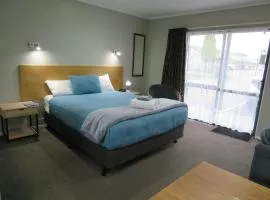 Commodore Court Motel