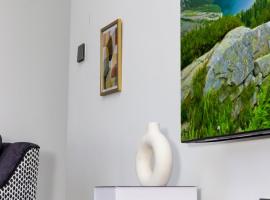 2 br luxury condo centrally located in Westlands in Nairobi-Book your stay!，內羅畢的分租公寓