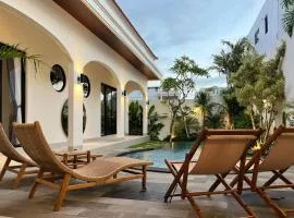 The Dahlia's Villa NEW 3 BR Canggu-Munggu Seseh