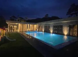 Villa Narqes - Elegant Family Retreat Villa
