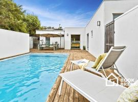 Villa Santorini - Secluded Blairgowrie Back Beach Poolside Oasis, hotel a Blairgowrie
