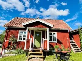 Mysig stuga med sjöutsikt