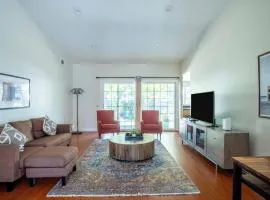 Foster City 4br w backyard near parks shops SFO-1596