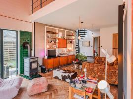 Pinecone Hideaway - huis in het bos, hotel v destinaci Aalter