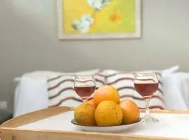 Renovated City Center x3 Double Bed Flat