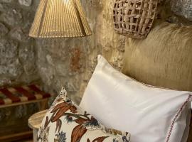 Selene Luxury Rooms, chal&eacute; alpino em Sinevr&oacute;n