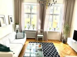 Modern lägenhet med balkong