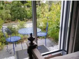 Studio, entrée par terrasse