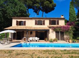 4 BR Villa with Pool Sea View AC Parking - BENAKEY, hotel a Le Cannet