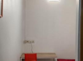 Kost Agricola, hostel v destinaci Tjitjajur-hilir