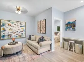 Charming Downtown Guest Home