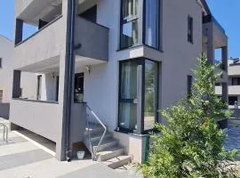 VAL21,VILLA 200 m FROM THE SEA WITH POOL AND FITNESs