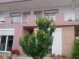 DOM RASPALOZEN NI DALEKO OT MORE I PRIRODi, hotel v destinaci Kriopigi