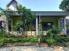 Sea Breeze Villa Anyer, hotelli kohteessa Pasauran