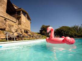 Masoveria de Terradellas, Hotel in Aviá