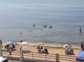 Appart paillote2 bou ismail, hotel con estacionamiento en Bou Isma&iuml;l