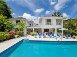 Luxury Villa With a Stunning Private Swimming Pool, hotel v destinaci Saint James