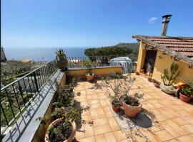 Pupatella House, hotel in Torca