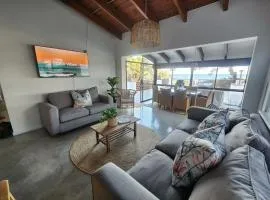 UMDLOTI House - Upper private level- Beach Road - LOCATION