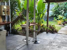 Hidden Garden, stanza in casa privata a Cannonvale