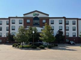 Holiday Inn Express Hotel & Suites Ennis by IHG, hotel v destinaci Ennis