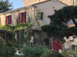 Gîte de la Villa André, ξενοδοχείο σε Coulonges-sur-lʼAutize
