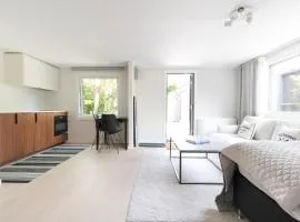 Falsterbo Guesthouse - Modern Comfort with Private Patio