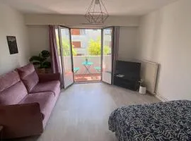 Grand Studio avec loggia