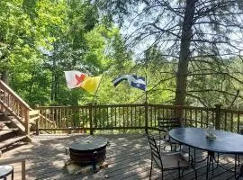 Serenity Tree house on the lake