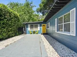 Modern 3br Duplex Kitchen, Wi-fi & Pet-friendly
