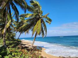 White Paradise Seaside Haven Relax and Unwind, hotel v destinaci Vega Baja