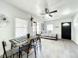 Affordable Charm Pet-friendly 1br Hideaway