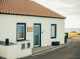 Nascer Do Sol Retreat Villa, hotel in Conceição