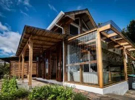 Casita Acantilado - Timber Frame Tiny House、モンテベルデ・コスタリカのタイニーハウス