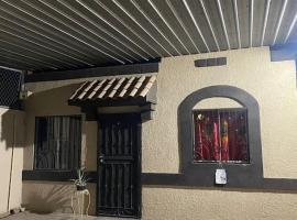 casa roble, hotel in Mexicali