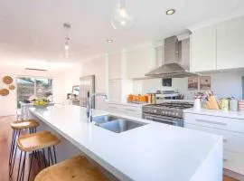 Lucys Place By Swan Bnb Management