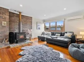 Beach Holiday Home-Close to Airport-3 Bed & 2 Bath