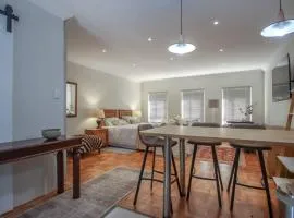 #Spacious Cozy Stay- Free parking