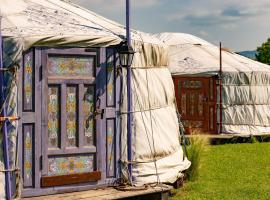 Yurte in Langa: Bosia'da bir otel