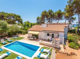 Rustic Garden Minorcan style villa with Private Pool and Sea, chal&eacute; em Santo Tom&aacute;s