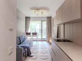 Luxury studio in pinewood 3min walk to sea