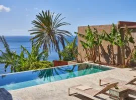 Pirate House Sea front Private Pool Garden Funchal