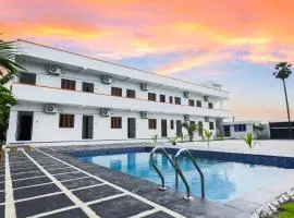 La Piscine Farm House