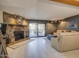 Ski View Condo by Beyond Expectations w Fireplace