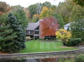 Private Guest Suite on the Portage Lakes