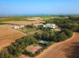 Château Hermitage de Combas, מלון בServian