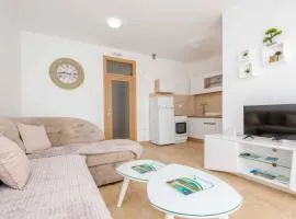 1bd Modern Apt in Dobra Voda with Roof Access "Moka"