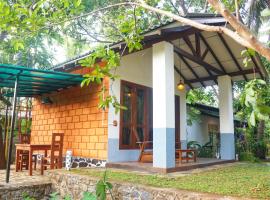 Danu Resort, hotel in Inamaluwa