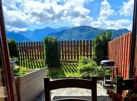 Apartament z widokiem na góry - Split AC, Private Terrace, Private Parking